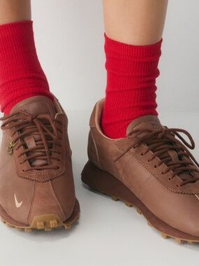 Aritzia Nike Collab Sneaker in Mocha Brown, Size 9, Style: "LD-1000 EDITION A"